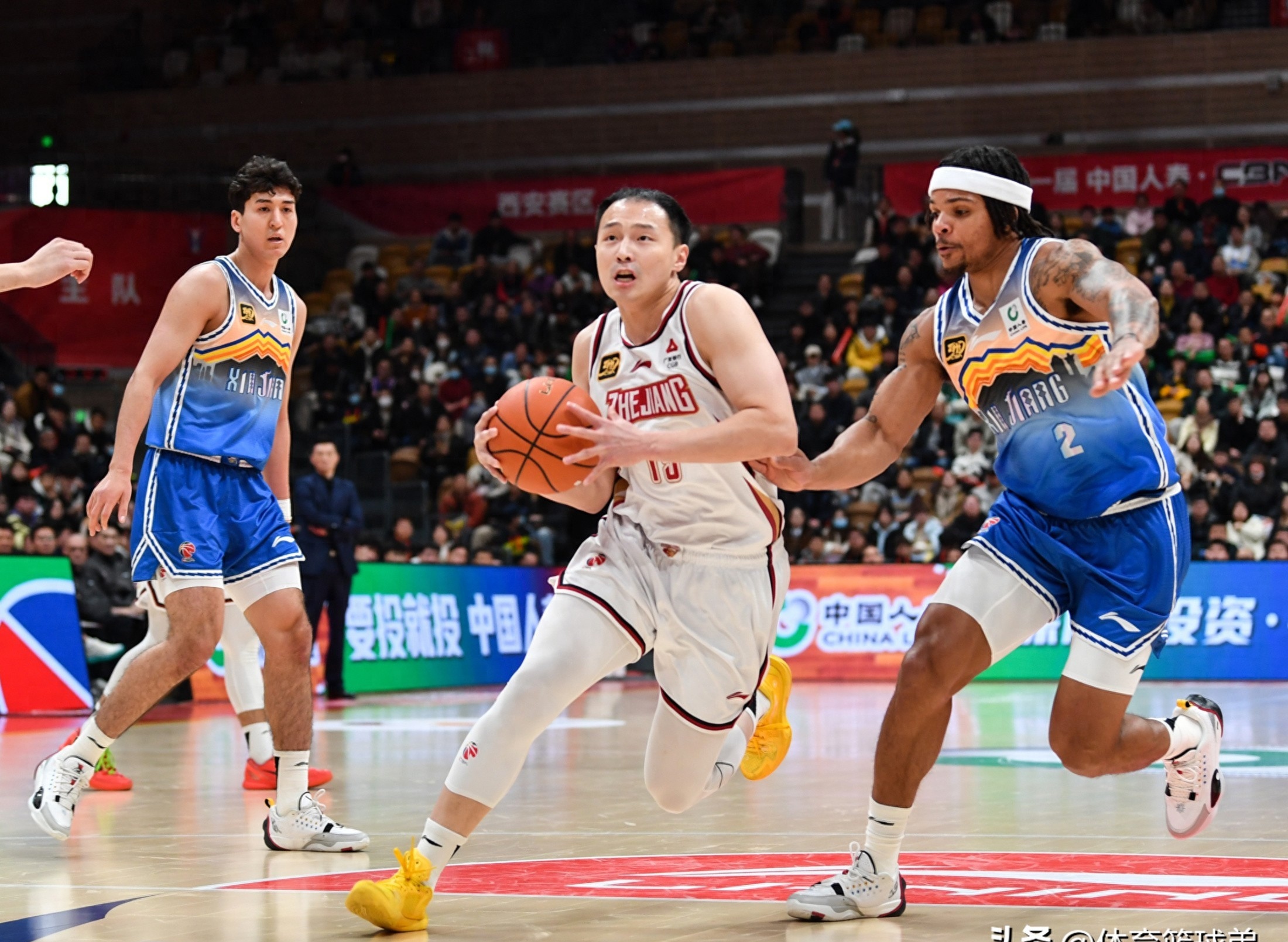 足总杯赛程吃紧；浙江队加时末段伤情更新；气氛紧张；训练强度明显提升-九游体育