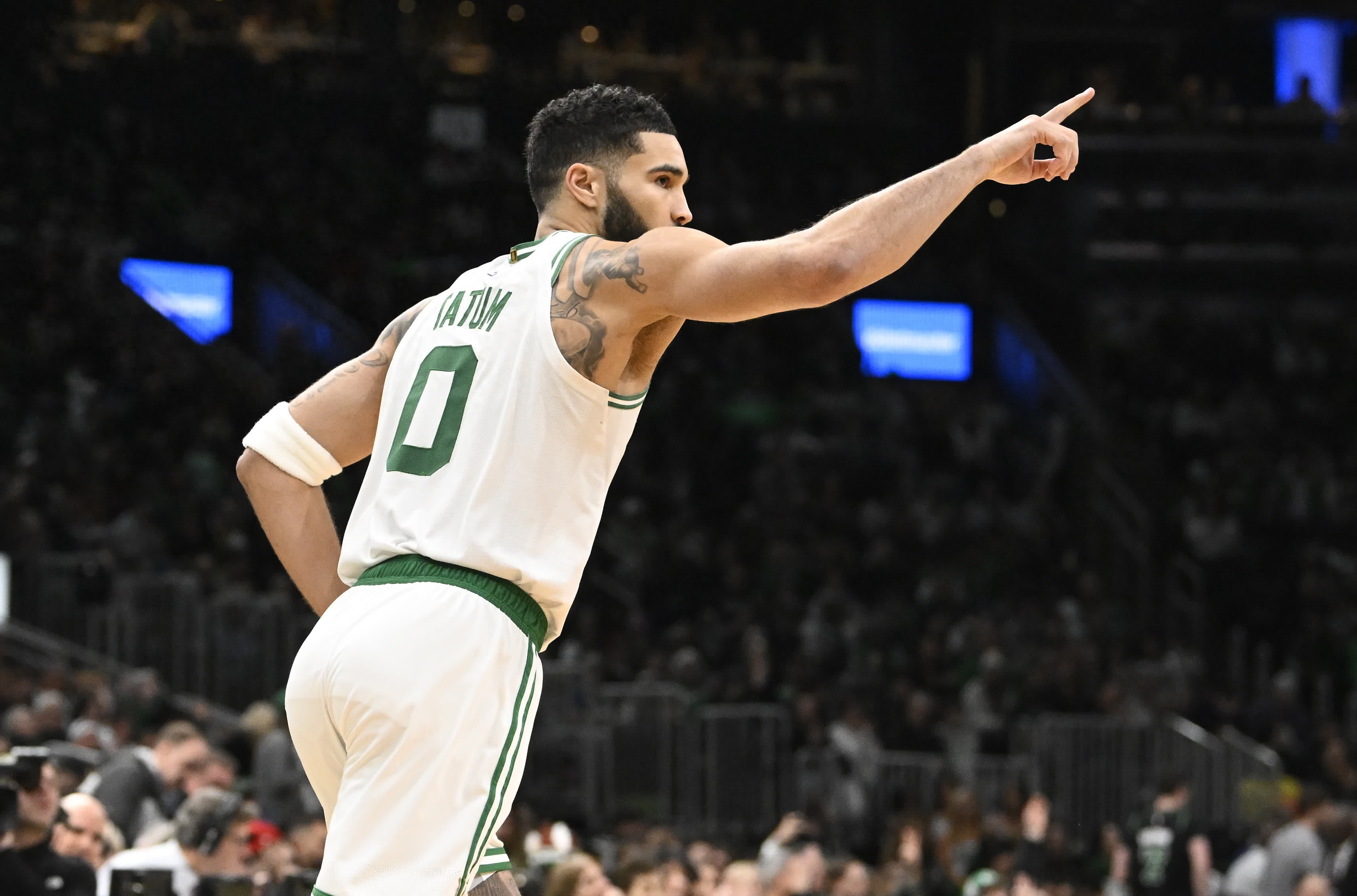 波士顿凯尔特人发布备战花絮，赛前刷新队史纪录，NBA常规赛任务艰巨，球队文化再被提及的简单介绍