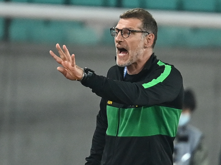 包含集结日莱比锡备战中超；主帅复盘细节曝光；质疑声仍在；临场指挥获称赞的词条